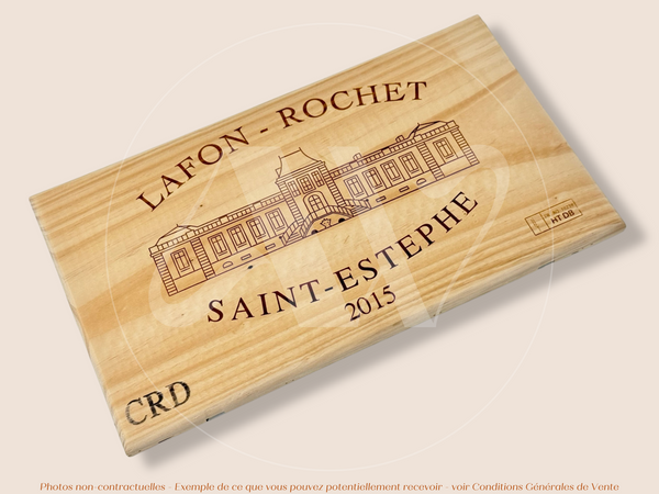 Estampe / Façade d'une caisse de vin en bois du Chateau Lafon Rochet - Saint Estephe - 2015 - Bordeaux | Format 30x17 cm