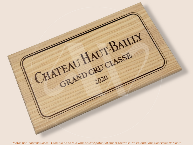 Estampe / Façade d'une caisse de vin en bois du Chateau Haut-Bailly - Millésime 2020 - Bordeaux | Format 6 ou 12 bouteilles = 30x17
