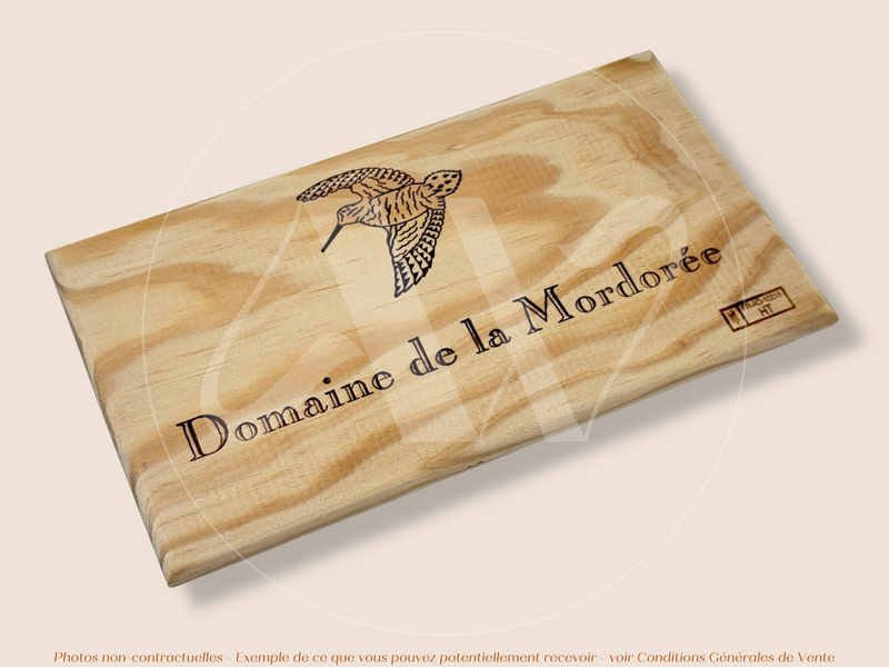 Estampe / Façade d'une caisse de vin en bois du Domaine de la Mordorée - Vallée du Rhône | Format 6 bouteilles = 30x17 cm