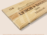 Estampe / Façade d'une caisse de vin en bois du Chateau Lynch Bages - Pauillac - 2009 - Bordeaux | Format 30x17 cm