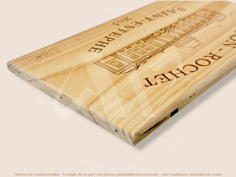 Estampe / Façade d'une caisse de vin en bois du Chateau Lafon Rochet - Saint Estephe - 2015 - Bordeaux | Format 30x17 cm