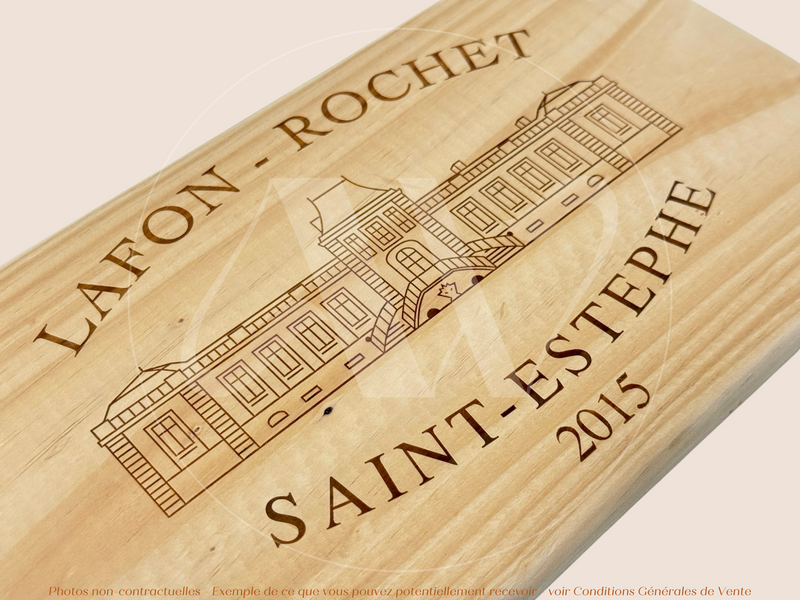 Estampe / Façade d'une caisse de vin en bois du Chateau Lafon Rochet - Saint Estephe - 2015 - Bordeaux | Format 30x17 cm