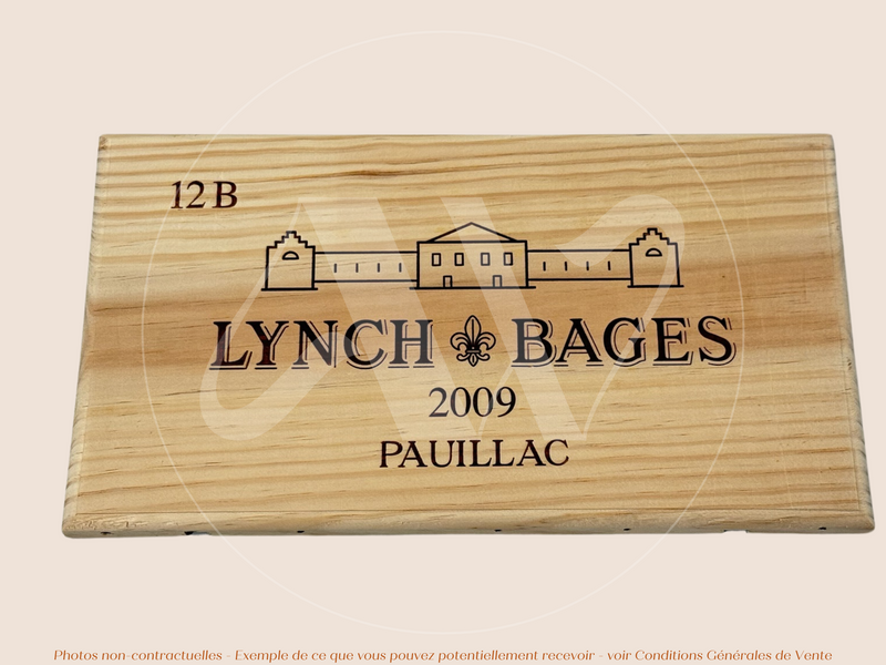 Estampe / Façade d'une caisse de vin en bois du Chateau Lynch Bages - Pauillac - 2009 - Bordeaux | Format 30x17 cm