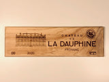 Estampe / Façade d'une caisse de vin en bois du Chateau de La Dauphine - Bordeaux | Format : 30x9 cm