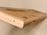 Estampe / Façade d'une caisse de vin en bois du Chateau de La Dauphine - Bordeaux | Format : 30x9 cm