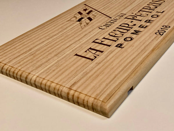 Estampe / Façade d'une caisse de vin en bois du Chateau La Fleur de Petrus - Bordeaux | Format 6 bouteilles = 30x17 cm