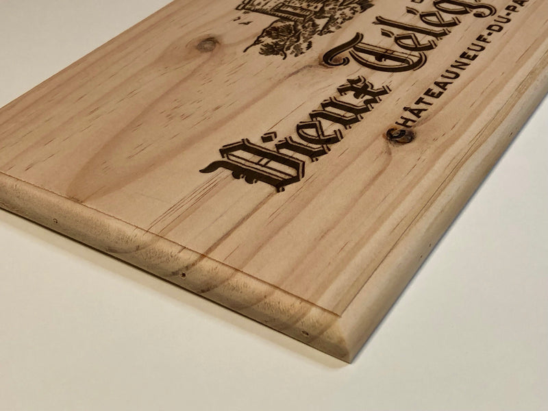Estampe / Façade d'une caisse de vin en bois du Domaine du Vieux Télégraphe - Rhone | Format 6 bouteilles = 30x17 cm