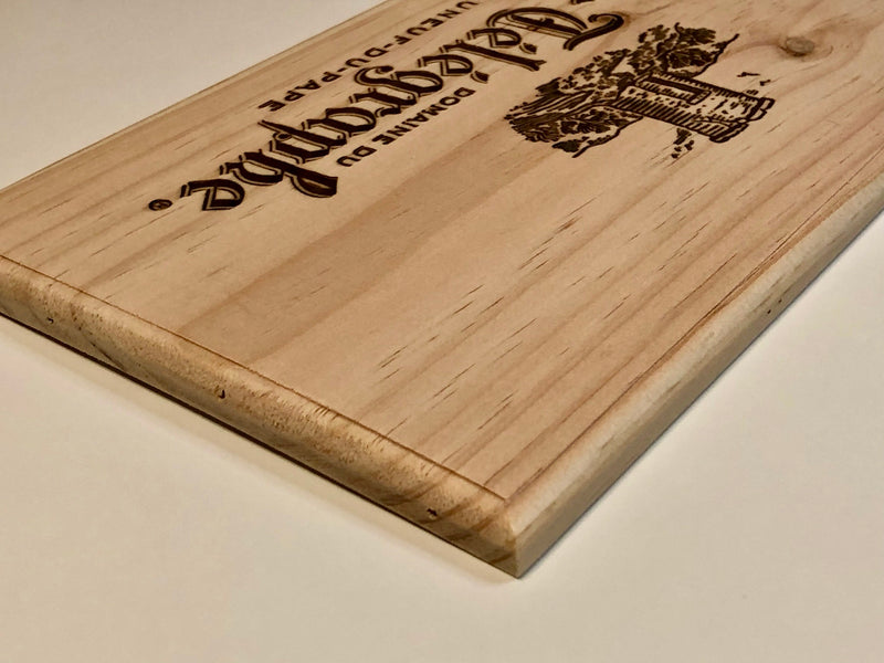 Estampe / Façade d'une caisse de vin en bois du Domaine du Vieux Télégraphe - Rhone | Format 6 bouteilles = 30x17 cm