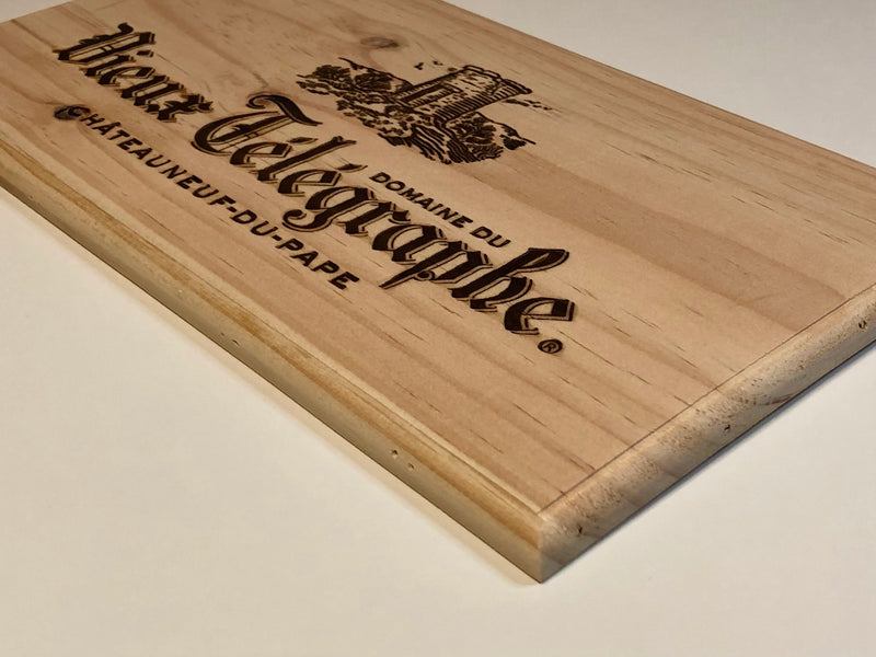 Estampe / Façade d'une caisse de vin en bois du Domaine du Vieux Télégraphe - Rhone | Format 6 bouteilles = 30x17 cm