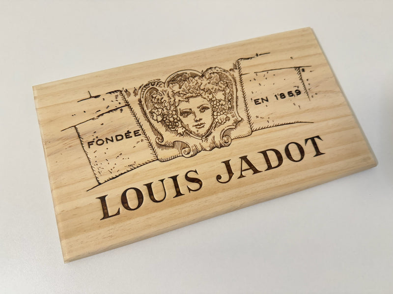 Estampe / Façade d'une caisse de vin en bois de la Maison Louis Jadot - Bourgogne | Format 6 bouteilles = 30x17 cm