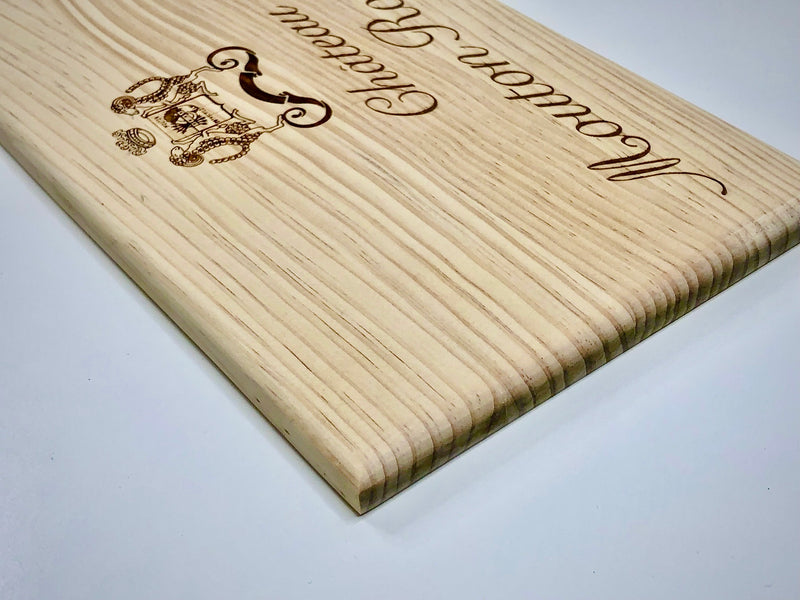 Estampe / Façade d'une caisse de vin en bois du Chateau Mouton Rothschild - Bordeaux | Format 12 bouteilles = 30x17 cm