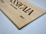 Estampe / Façade d'une caisse de vin en bois du Domaine Sassicaia Tenuta San Guido - Bolgheri - Italie | Format 6 bouteilles = 30x17 cm