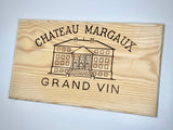 Estampe / Façade d'une caisse de vin en bois du Chateau Margaux - Bordeaux | Format 12 bouteilles = 30x17