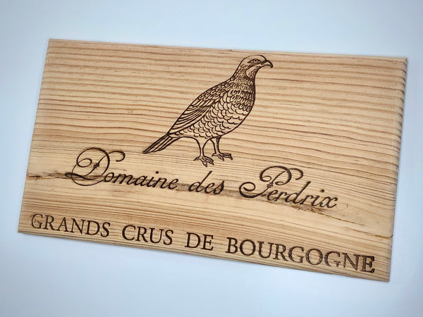 Estampe / Façade d'une caisse de vin en bois du Domaine des Perdrix - Bourgogne | Format 6 bouteilles = 30x17