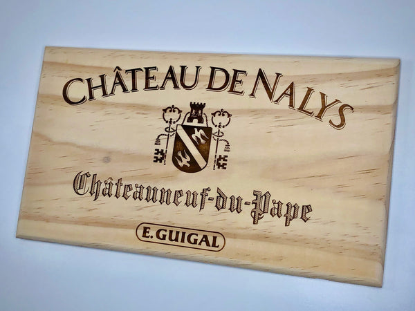 Estampe / Façade d'une caisse de vin en bois du Chateau de Nalys - Guigal - Chateauneuf du Pape - Rhône | Format 6 bouteilles = 30x17 cm