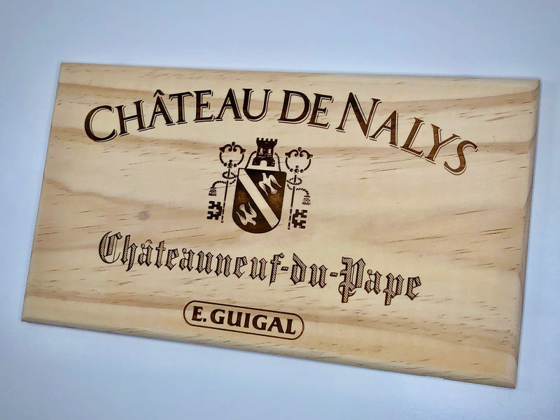 Estampe / Façade d'une caisse de vin en bois du Chateau de Nalys - Guigal - Chateauneuf du Pape - Rhône | Format 6 bouteilles = 30x17 cm