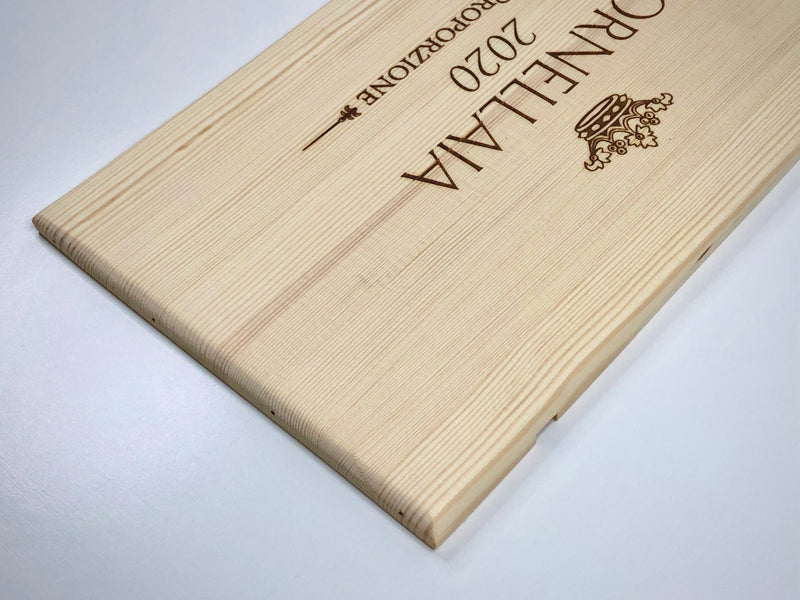 Estampe / Façade d'une caisse de vin en bois du Domaine Ornellaia - Toscane - Italie | Format 6 bouteilles = 30x17 cm PM