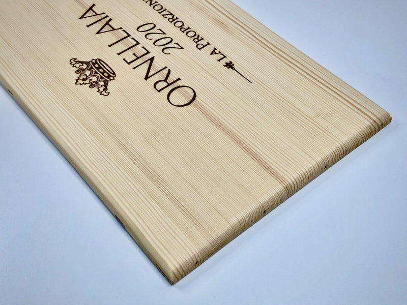 Estampe / Façade d'une caisse de vin en bois du Domaine Ornellaia - Toscane - Italie | Format 6 bouteilles = 30x17 cm PM